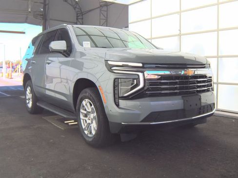 Used 2025 Chevrolet Tahoe LT image 3