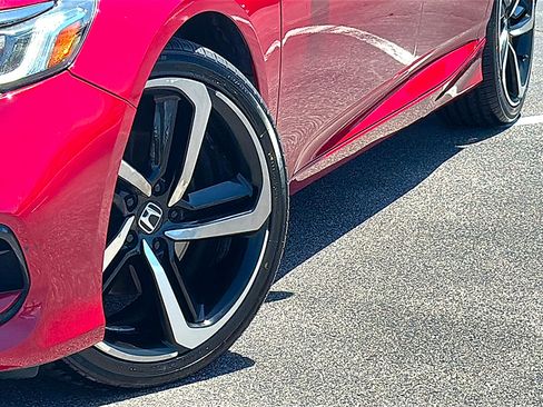 Used 2019 Honda Accord Sport image 3