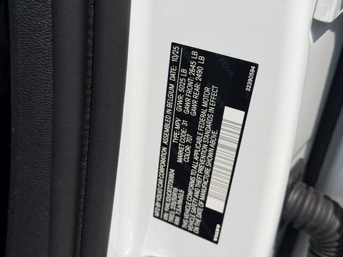 Certified 2026 Volvo XC40 B5 Plus AWD/4WD image 23