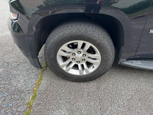 Used 2018 Chevrolet Suburban LT AWD/4WD image 11