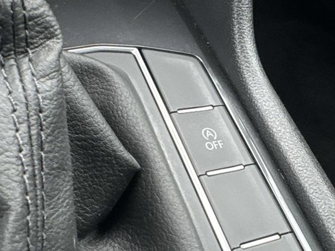 Certified 2019 Volkswagen Tiguan S w/ Driver Assistance Package image 27