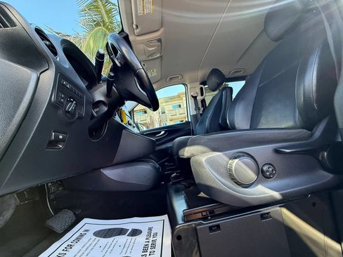 Used 2018 Mercedes-Benz Metris Passenger image 30