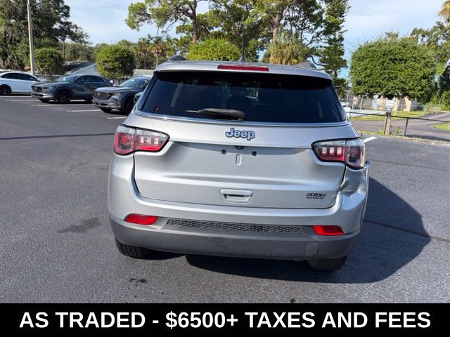 Used 2018 Jeep Compass Latitude w/ Popular Equipment Group AWD/4WD image 5