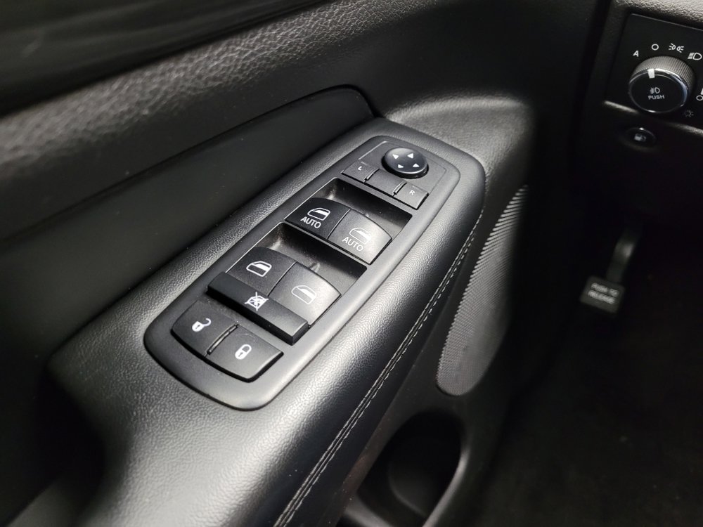 Used 2019 Jeep Grand Cherokee Altitude AWD/4WD image 27