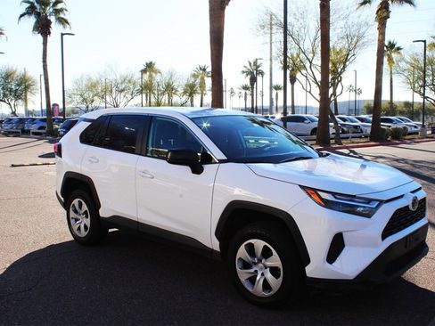 Used 2024 Toyota RAV4 LE image 7