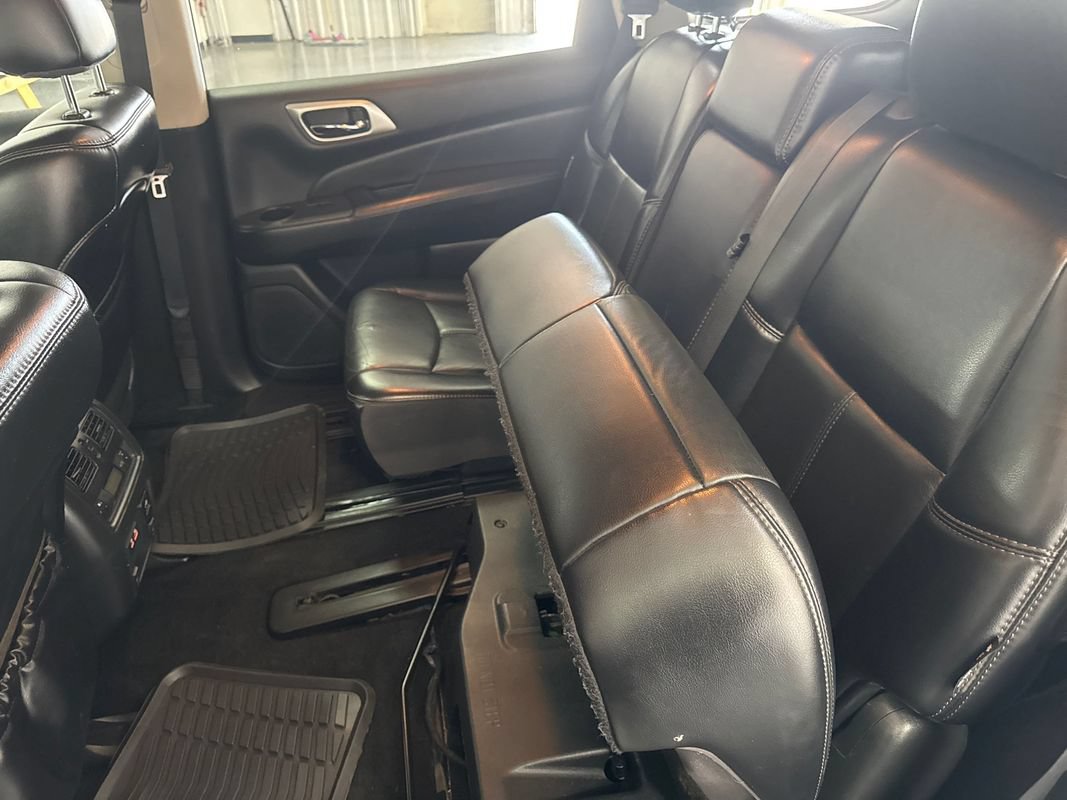 Used 2019 Nissan Pathfinder SL AWD/4WD image 19