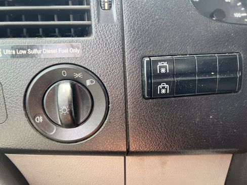Used 2015 Mercedes-Benz Sprinter 2500 image 23