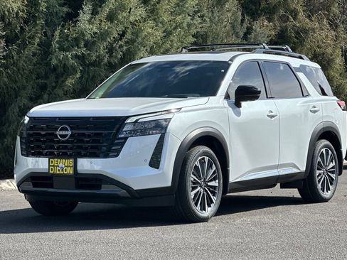 New 2026 Nissan Pathfinder Platinum w/ Cargo Package AWD/4WD image 8