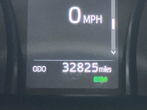 Used 2024 Toyota Camry SE w/ Convenience Package image 19