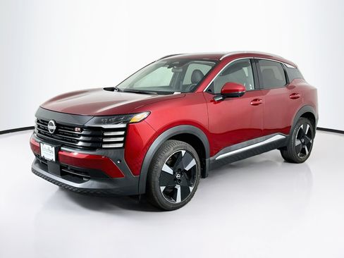 Used 2025 Nissan Kicks SR FWD image 3