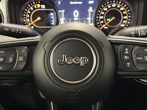 New 2026 Jeep Gladiator Sport AWD/4WD image 15