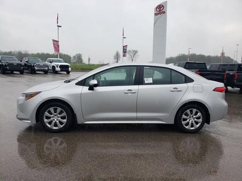 Used 2026 Toyota Corolla LE FWD image 9