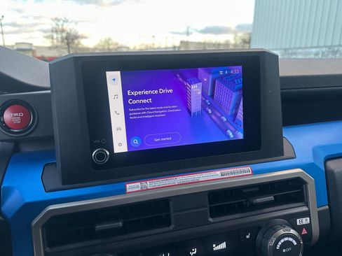 Used 2025 Toyota Tacoma TRD Off-Road image 21