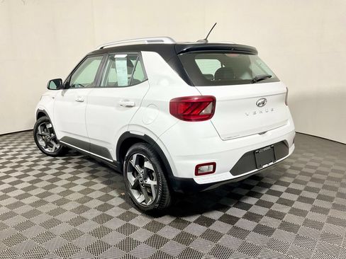 Used 2023 Hyundai Venue Limited w/ Cargo Package FWD image 12