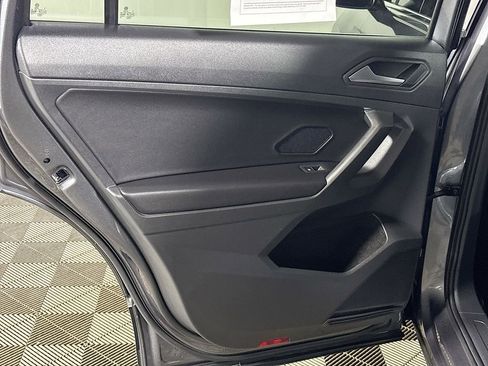 Certified 2021 Volkswagen Tiguan SE image 18
