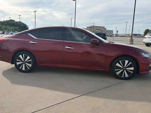 Used 2020 Nissan Altima 2.5 SL FWD image 24