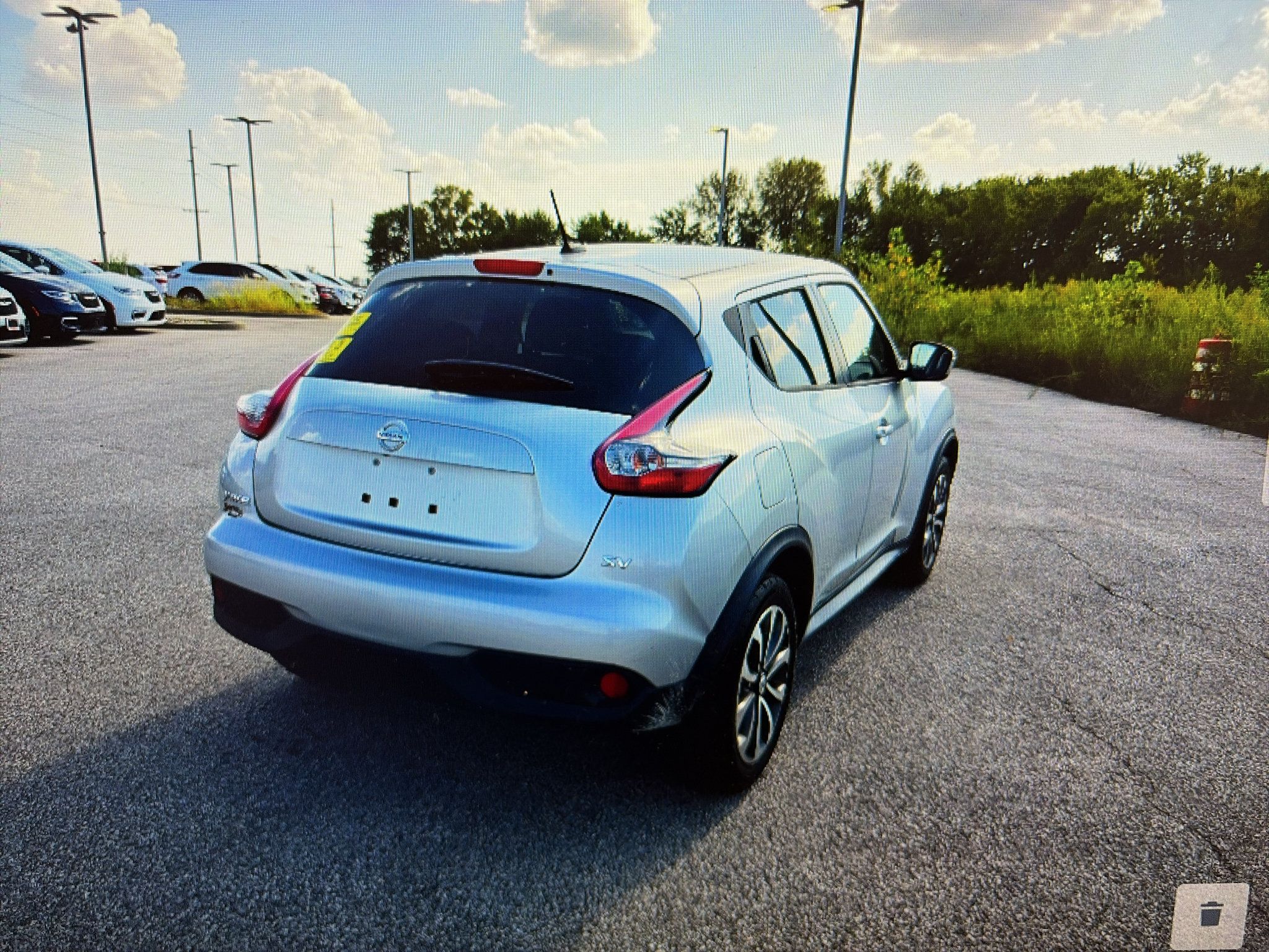 Used 2017 Nissan Juke SV FWD image 2
