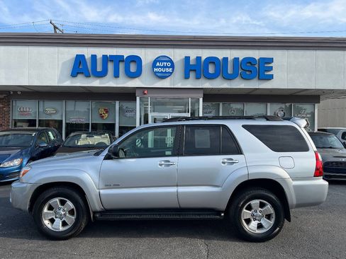 Used 2008 Toyota 4Runner SR5 AWD/4WD image 8
