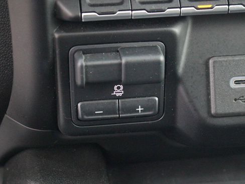 Used 2023 GMC Sierra 3500 Denali w/ Denali Ultimate Package image 30