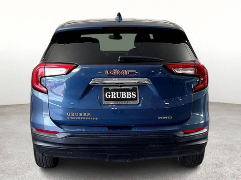 Used 2024 GMC Terrain SLE image 6