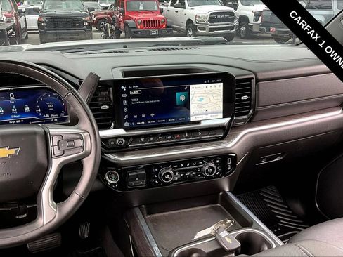 Used 2024 Chevrolet Silverado 2500 LTZ w/ LTZ Convenience Package AWD/4WD image 9