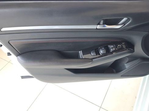 Used 2023 Nissan Altima 2.5 SR image 22