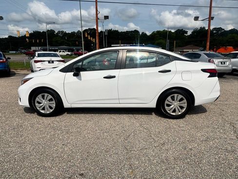 Used 2024 Nissan Versa S FWD image 12