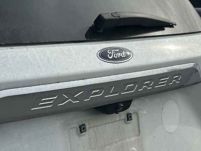 Used 2021 Ford Explorer Platinum w/ Equipment Group 601A AWD/4WD image 9