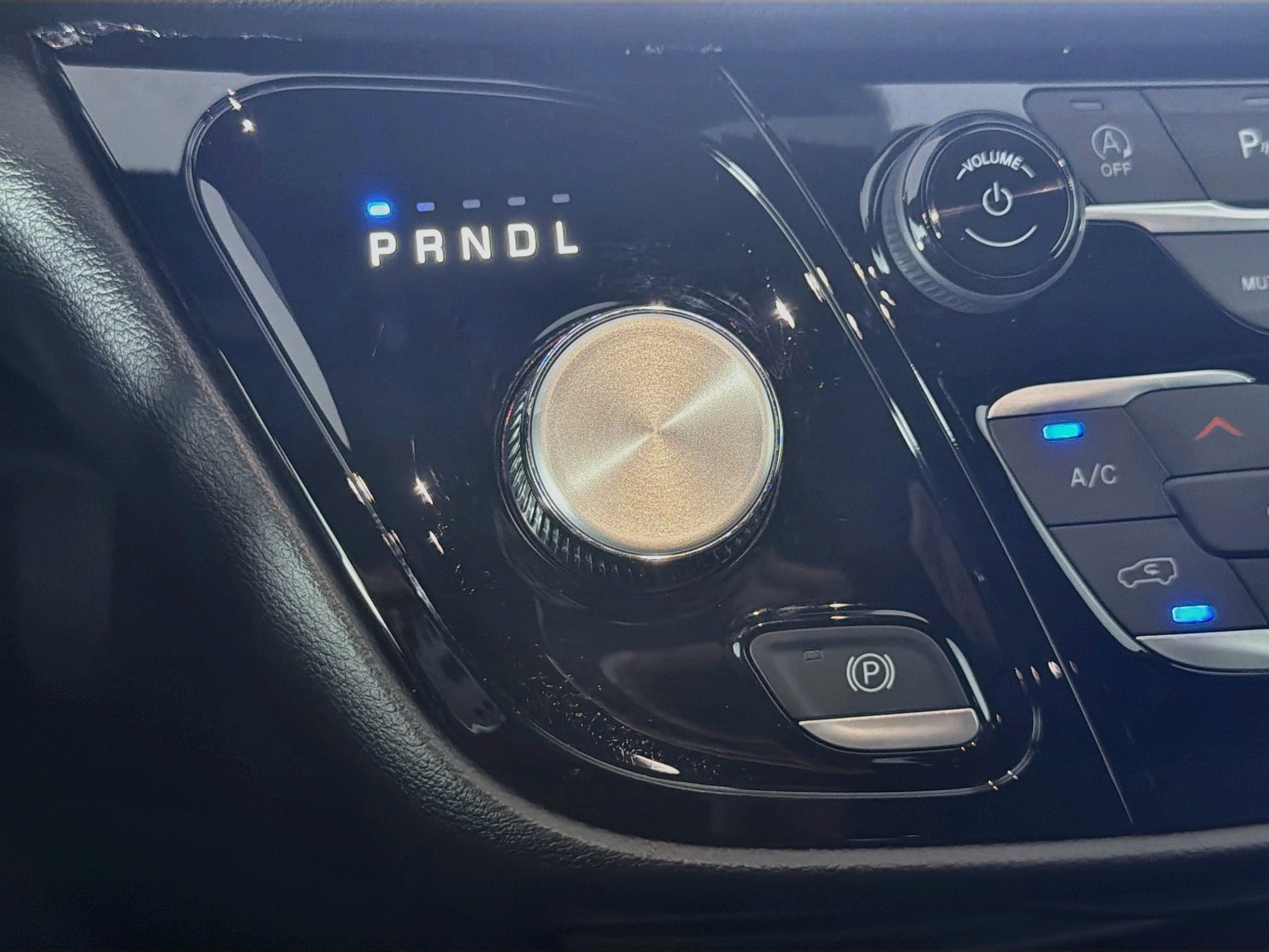 Used 2025 Chrysler Pacifica Select FWD image 24