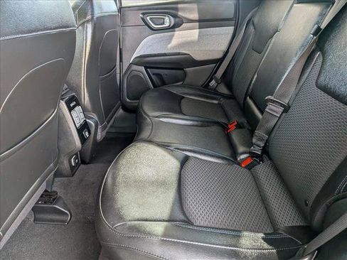 Used 2024 Jeep Compass Latitude image 17