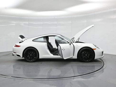 Used 2017 Porsche 911 Carrera RWD image 3