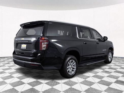 Used 2022 Chevrolet Suburban LT AWD/4WD image 19