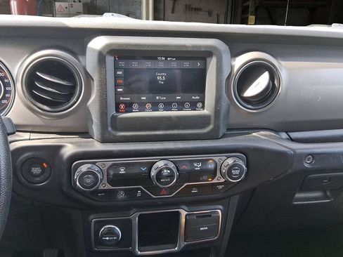 Used 2022 Jeep Wrangler Sport AWD/4WD image 19