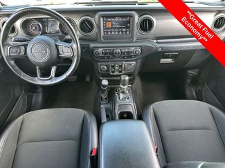 Used 2021 Jeep Wrangler Unlimited Freedom Edition video 2