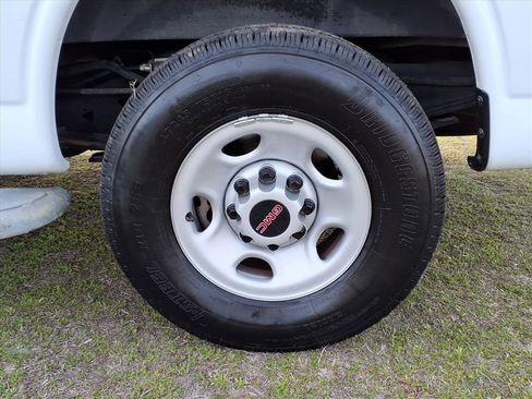 Used 2024 GMC Savana 2500 w/ Driver Convenience Package image 11