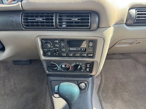 Used 1997 Dodge Intrepid FWD image 17