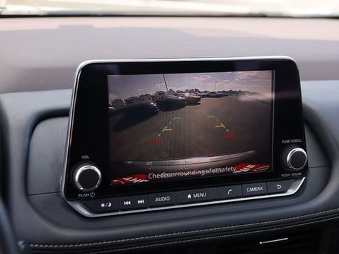 Certified 2023 Nissan Rogue SV AWD/4WD image 17