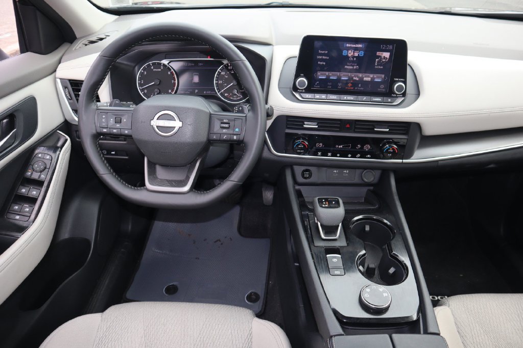 Certified 2025 Nissan Rogue SV AWD/4WD image 16