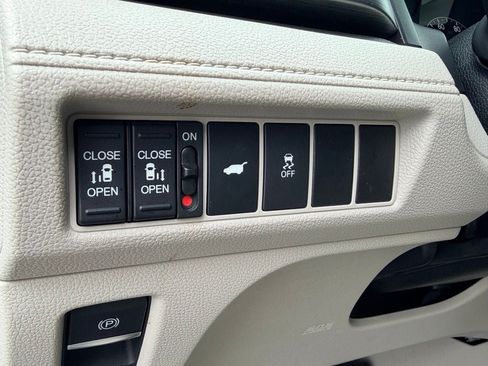 Used 2025 Honda Odyssey EX-L image 25