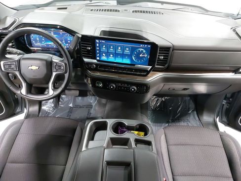 Used 2023 Chevrolet Silverado 1500 LT image 9