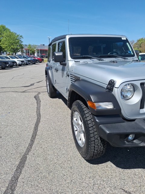 Used 2022 Jeep Wrangler Unlimited Sport AWD/4WD image 13
