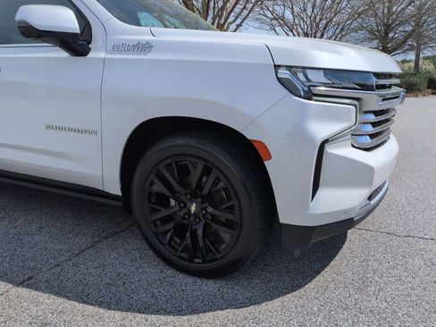 Used 2023 Chevrolet Suburban High Country AWD/4WD image 10