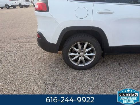 Used 2018 Jeep Cherokee Limited image 8