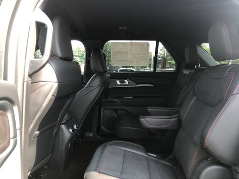 New 2025 Ford Explorer ST image 11