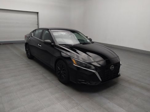 Used 2024 Nissan Altima 2.5 SV image 13