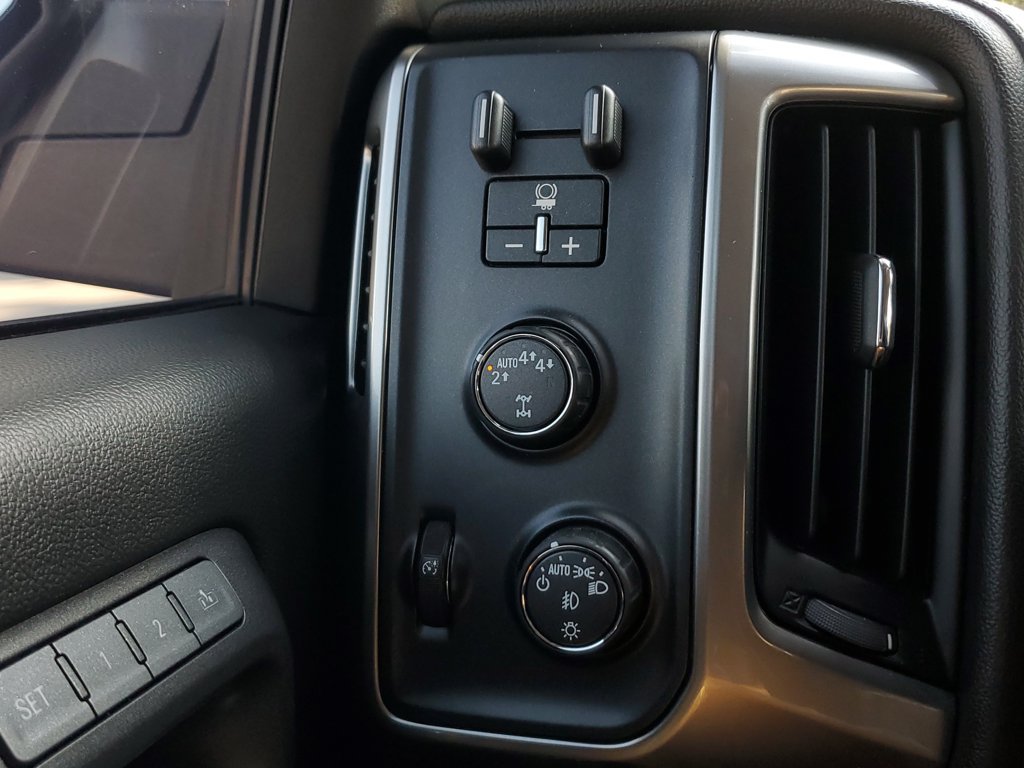 Used 2017 Chevrolet Silverado 1500 LTZ Z71 w/ LTZ Plus Package AWD/4WD image 30