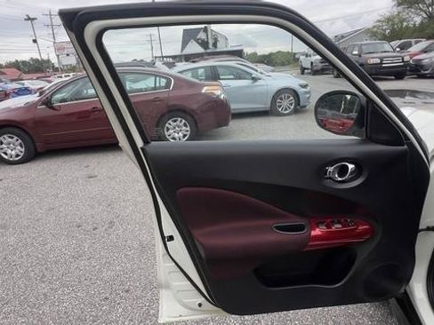 Used 2011 Nissan Juke SL AWD/4WD image 9