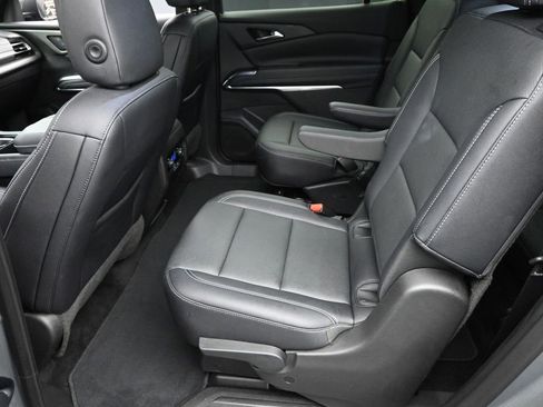 Certified 2025 Chevrolet Traverse LT image 14