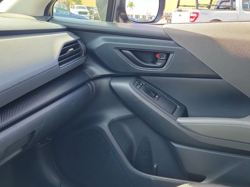 Used 2024 Subaru Crosstrek 2.0i Premium image 32