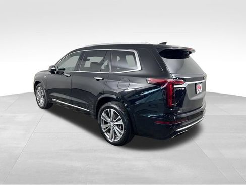 Used 2022 Cadillac XT6 Premium Luxury w/ Technology Package AWD/4WD image 4